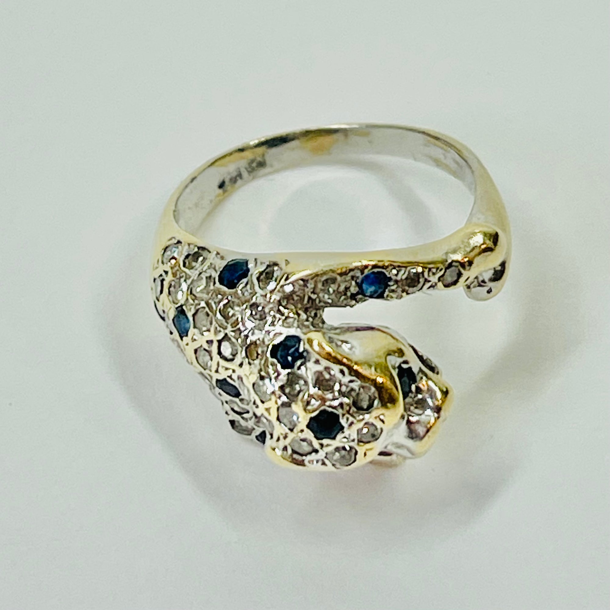 1950s 14K WHITE GOLD DIAMOND BLUE SAPPHIRE SNOW LEOPARD RING