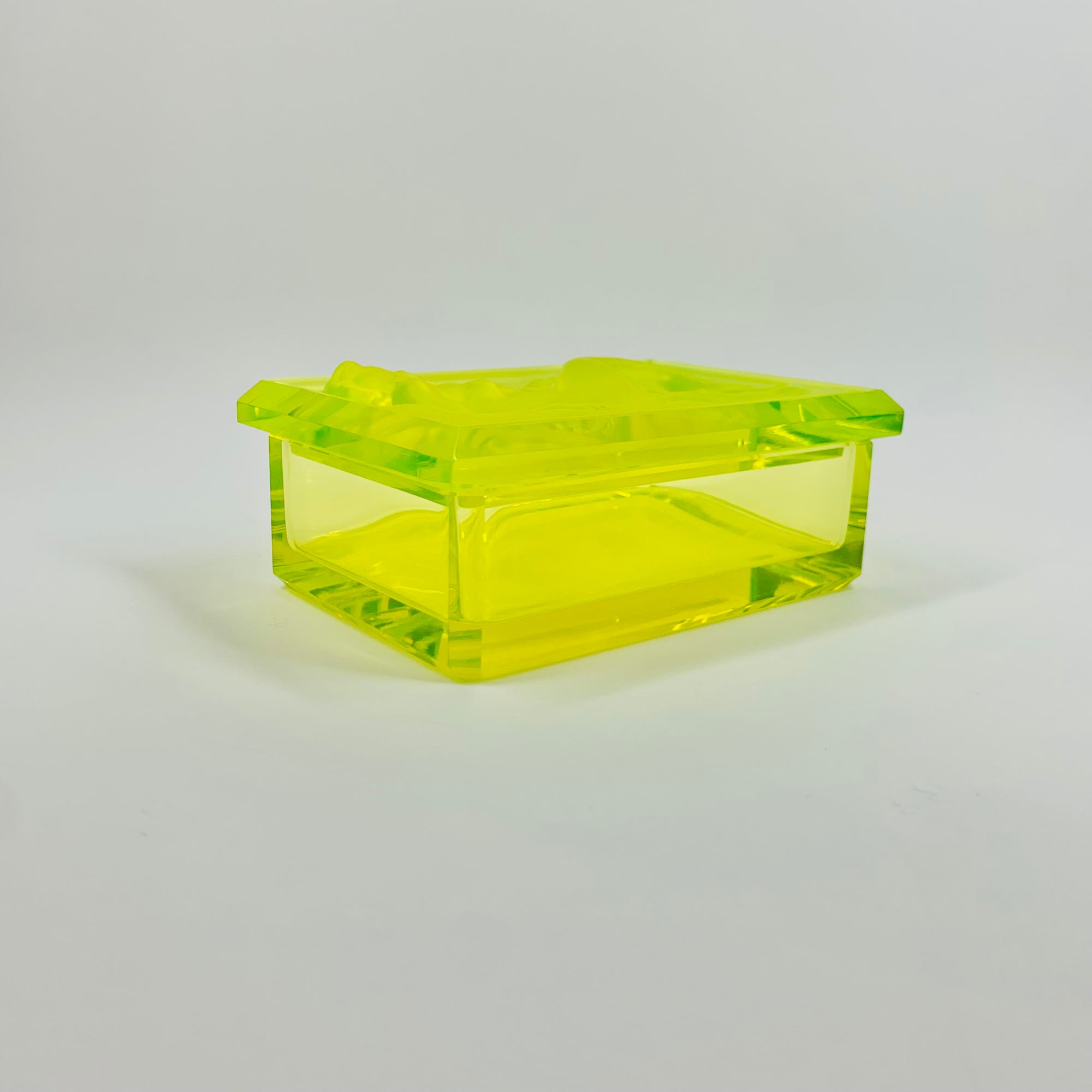 URANIUM GLASS NUDE MOTIF LIDDED BOX