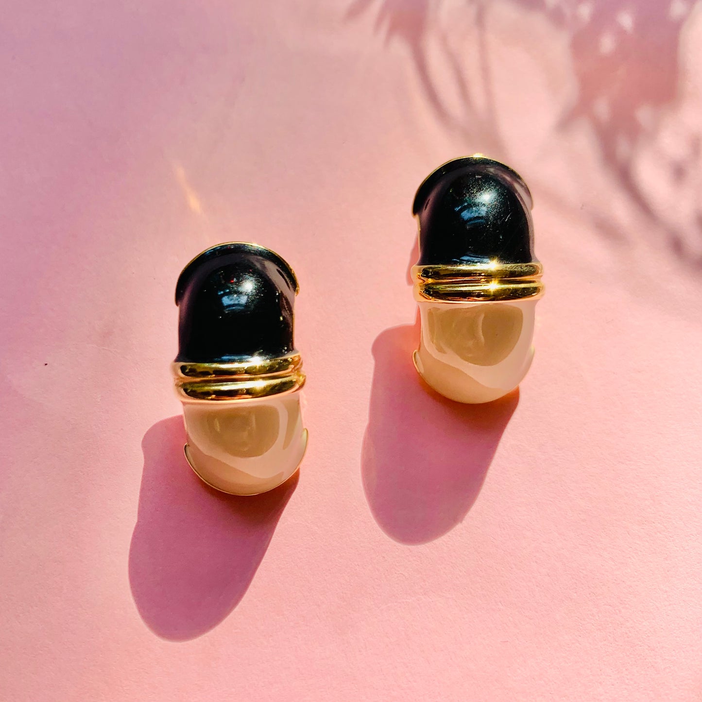 BLACK WHITE ENAMEL EARRINGS