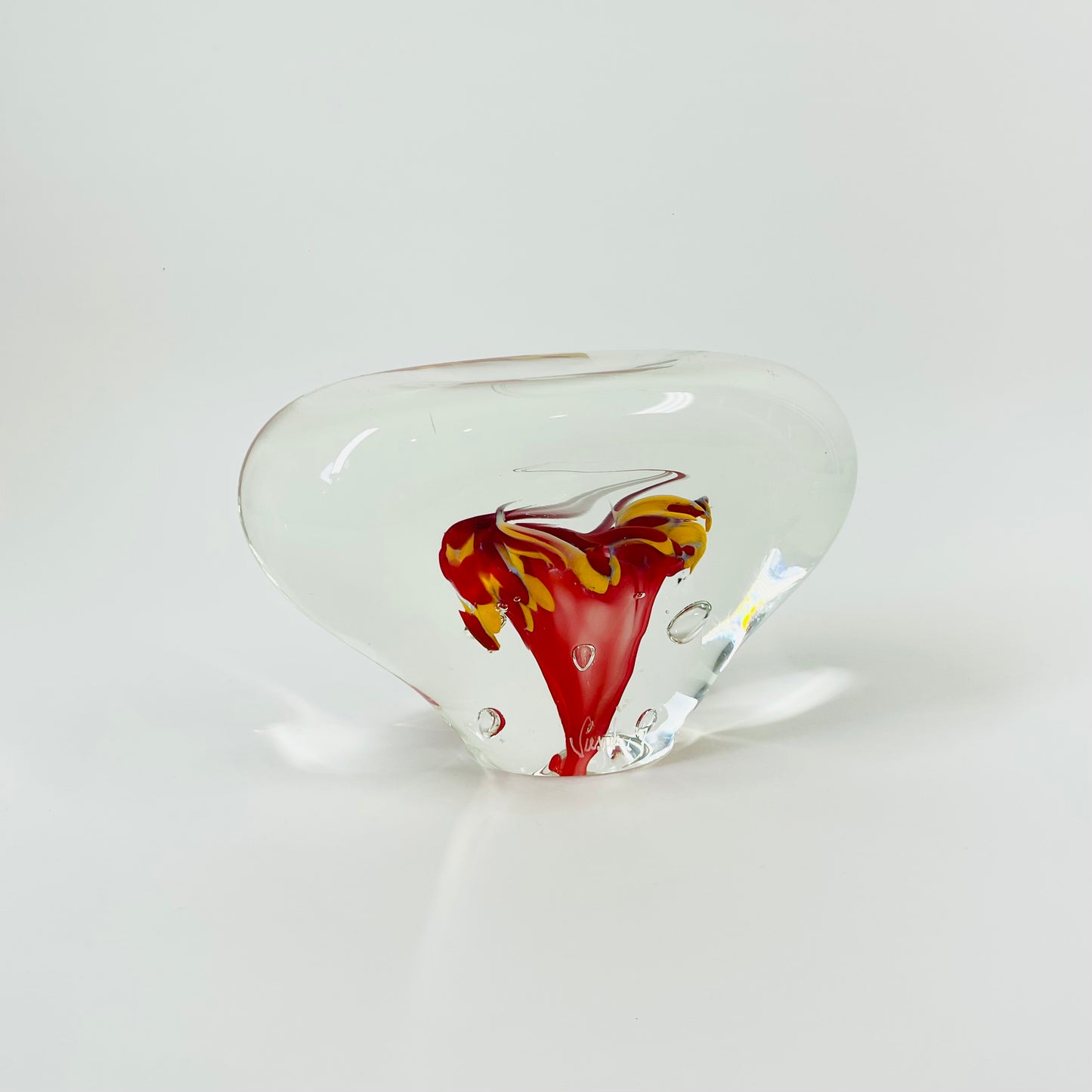 1990s ORANGE SPATTER ART GLASS PAPERWEIGHT BY NZ ARTIST PETER VIESNIK