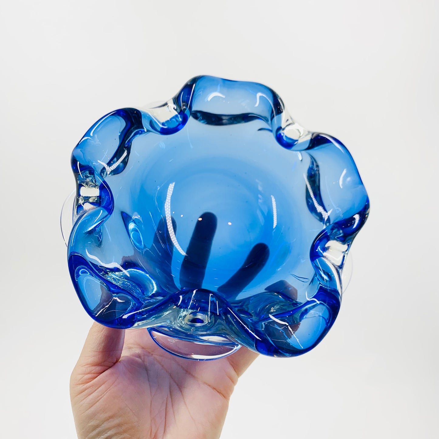 BLUE RUFFLE RIM BOWL