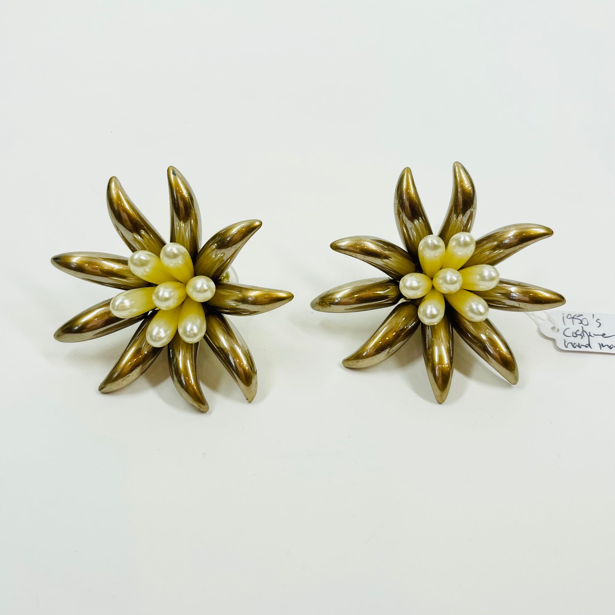 1950s LARGE COSTUME PEARL STARBURST FLOWER CLIP ON EARRINGS