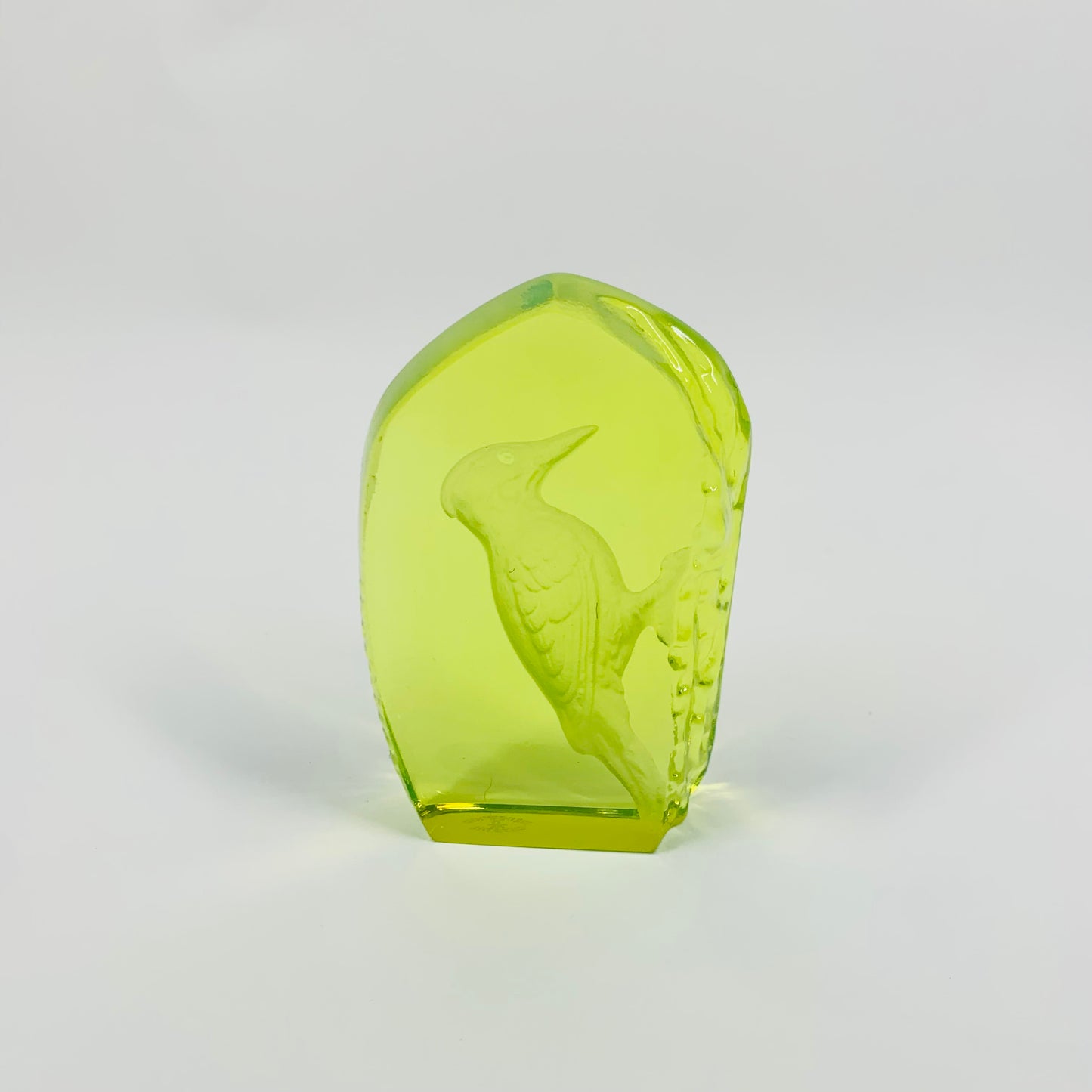 WEDGEWOOD URANIUM GLASS PAPERWEIGHT