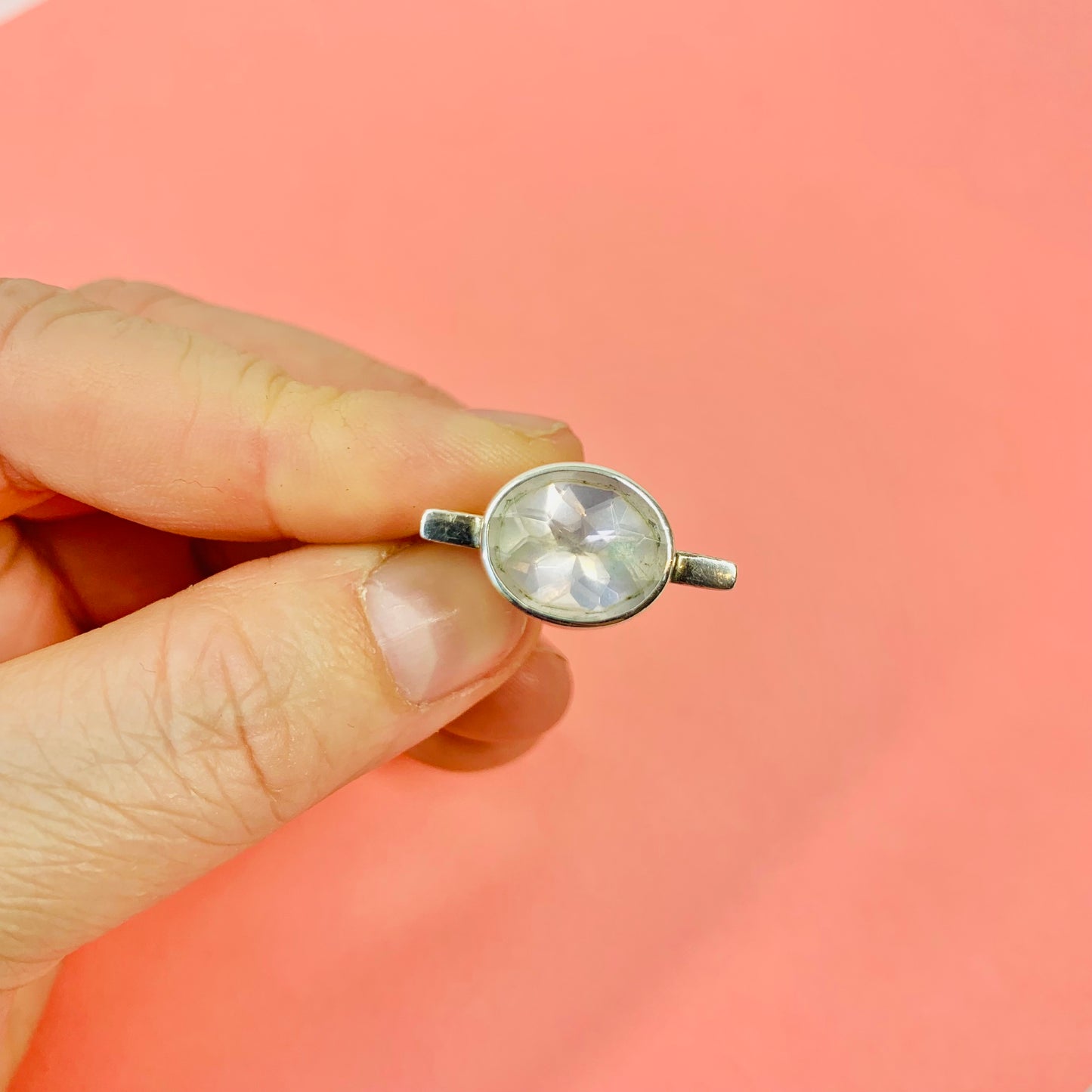 60s MODERNIST SILVER RING WITH BEZEL MOONSTONE