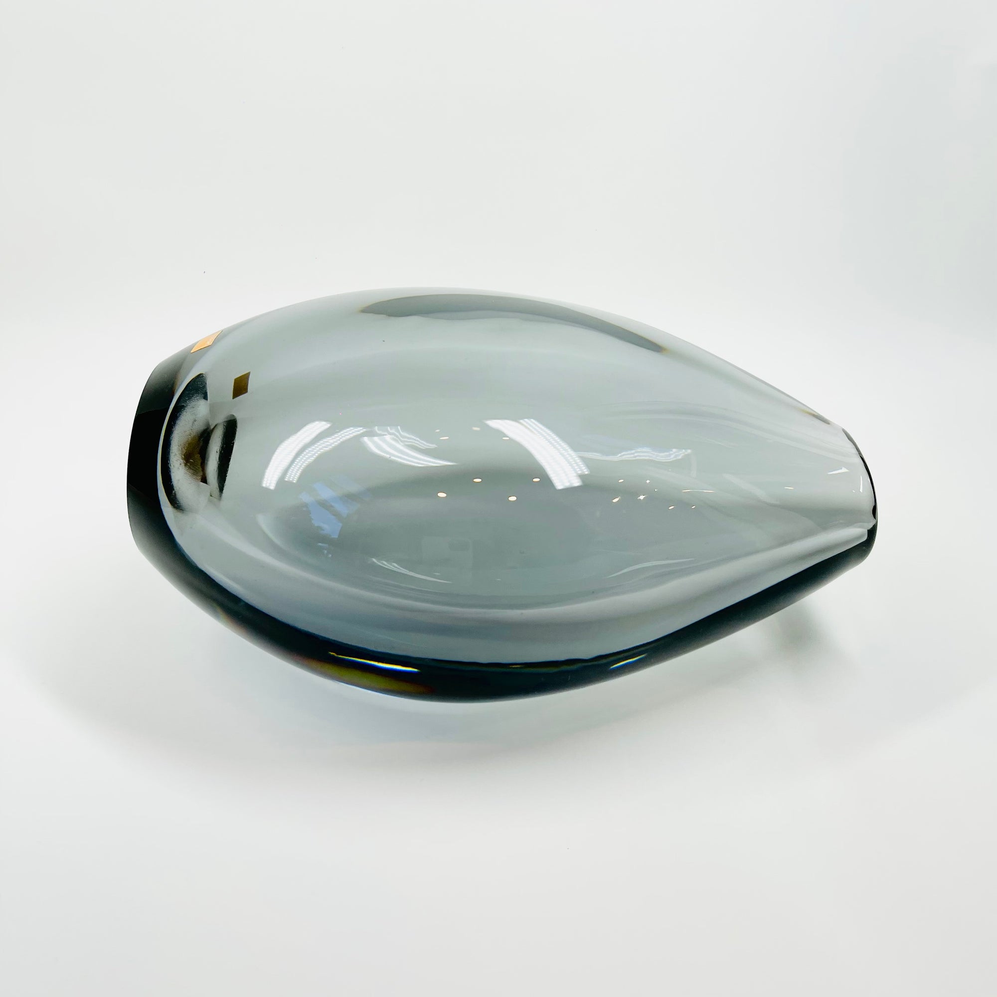 1950s GREY SOMMERSO GLASS VASE BY SVEN PALMQVIST FOR ORREFORS