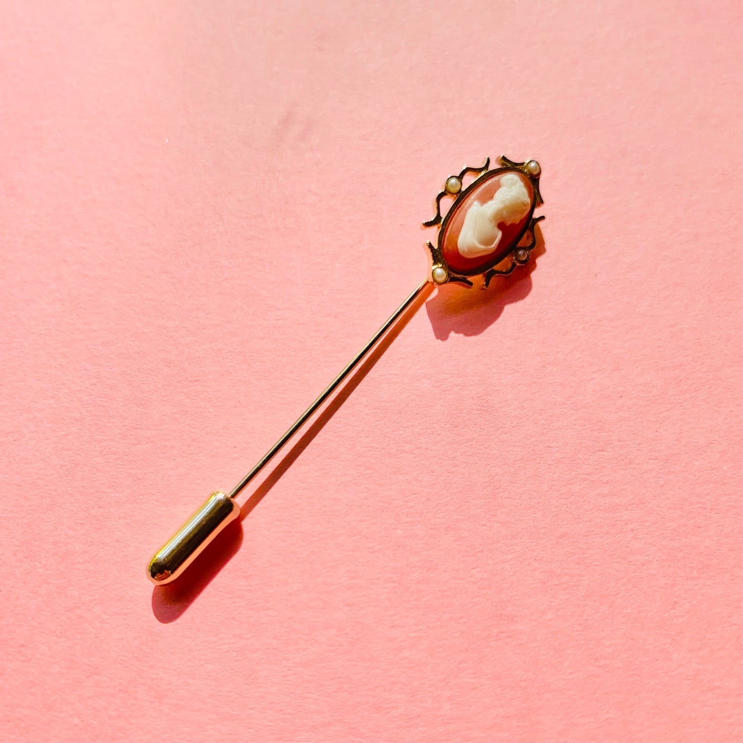 1950s COSTUME PEARL CAMEO HAT PIN