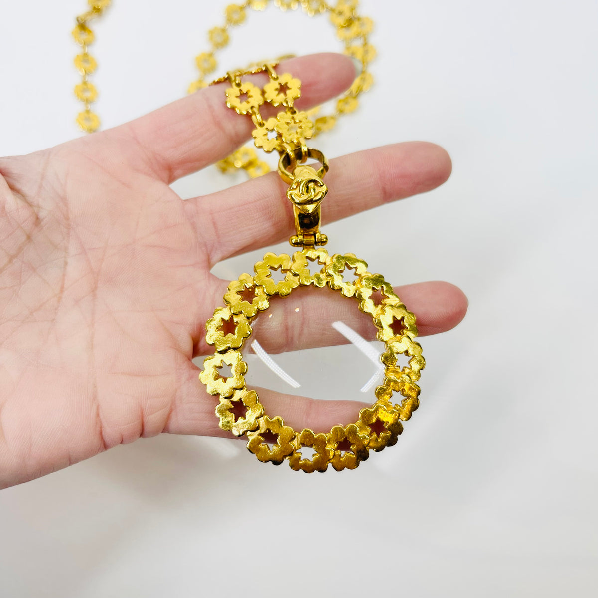 1980s CHANEL FLOWER STAR ETCHED LINKS CC LOGO MEDALLION GLASS LOUPE PENDANT NECKLACE/BELT