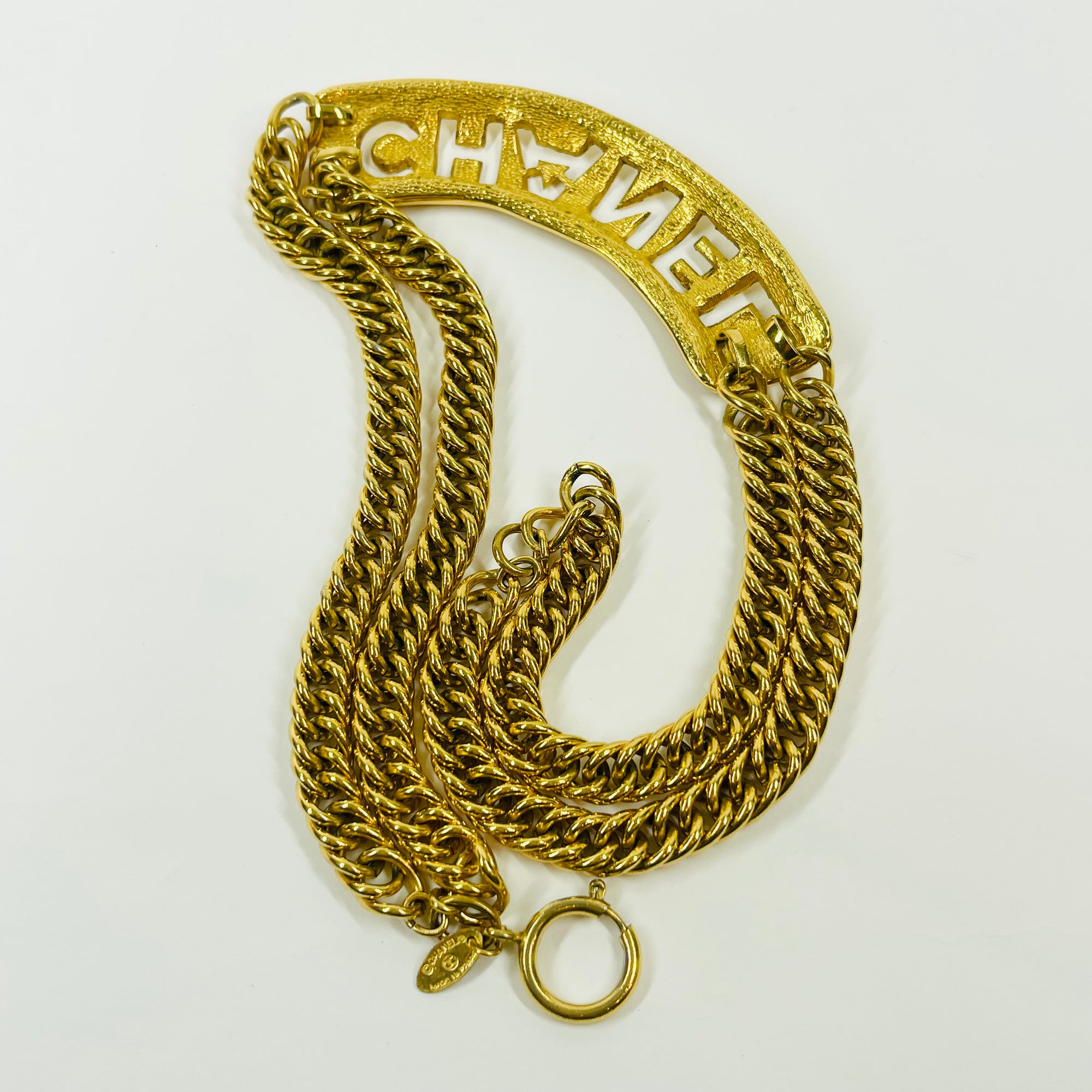 LIMITED EDITION 1980s RUNWAY CHANEL QUILTED CUT OUT PLATE DOUBLE CHAIN NECKLACE