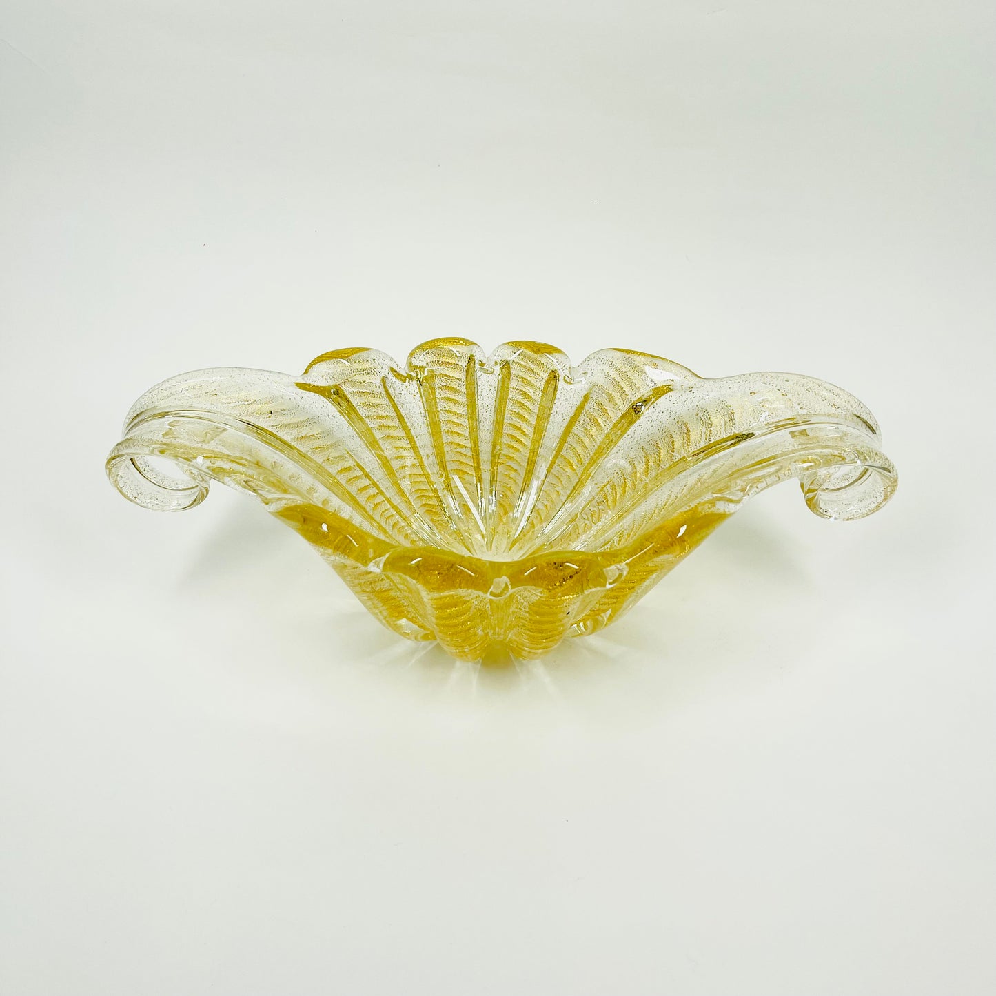 1940s BAROVIER GOLD SOMEMRSO GLASS BOWL WITH SCROLL HANDLES