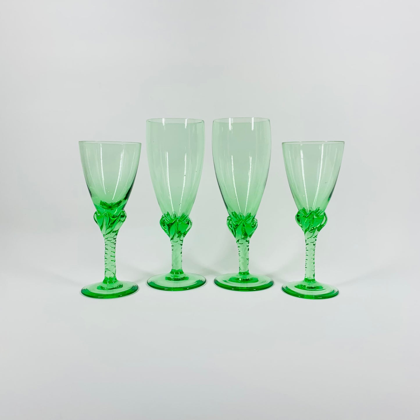 MIDCENTURY GREEN GLASSES TWIST STEM