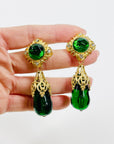 1980s GREEN GLASS GP COSTUME DROP PIERCED EARRINGS GRIPOIX STYLE