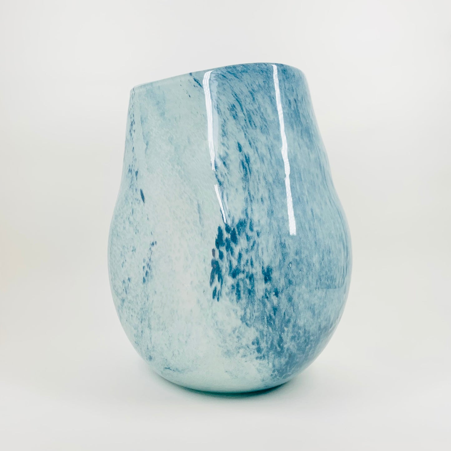 1980s MURANO MOUTH BLOWN BLUE SPATTER GLASS VASE