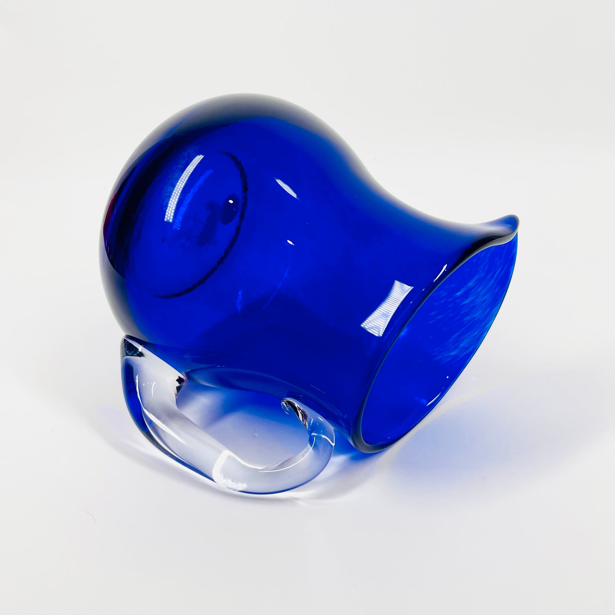 1980s MOUTH BLOWN COBALT BLUE SPATTER GLASS JUG