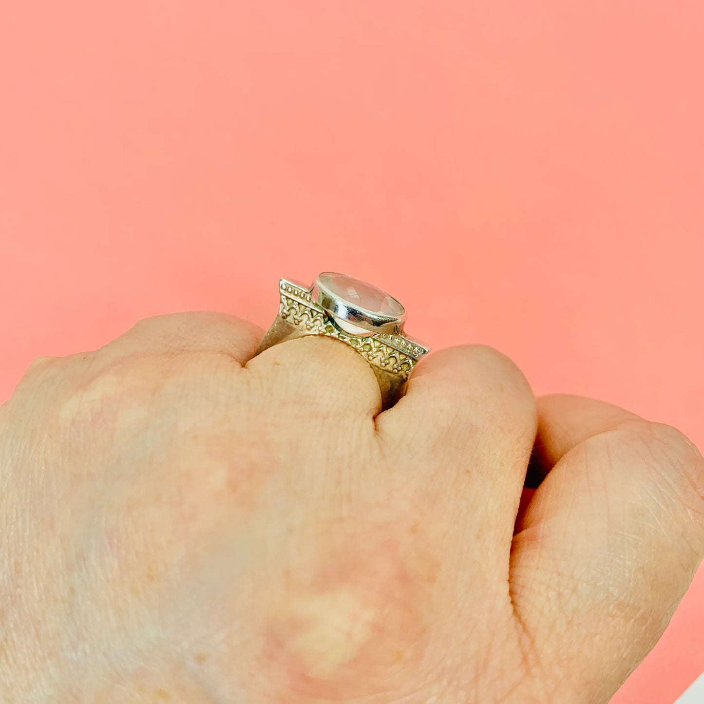 60s MODERNIST SILVER RING WITH BEZEL MOONSTONE