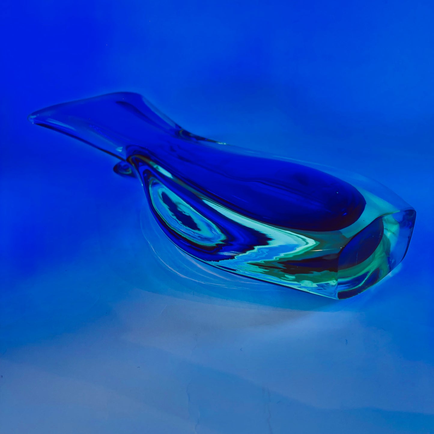 X-LARGE 1940s URANIUM MURANO BLUE SOMMERSO GLASS FISHTAIL VASE