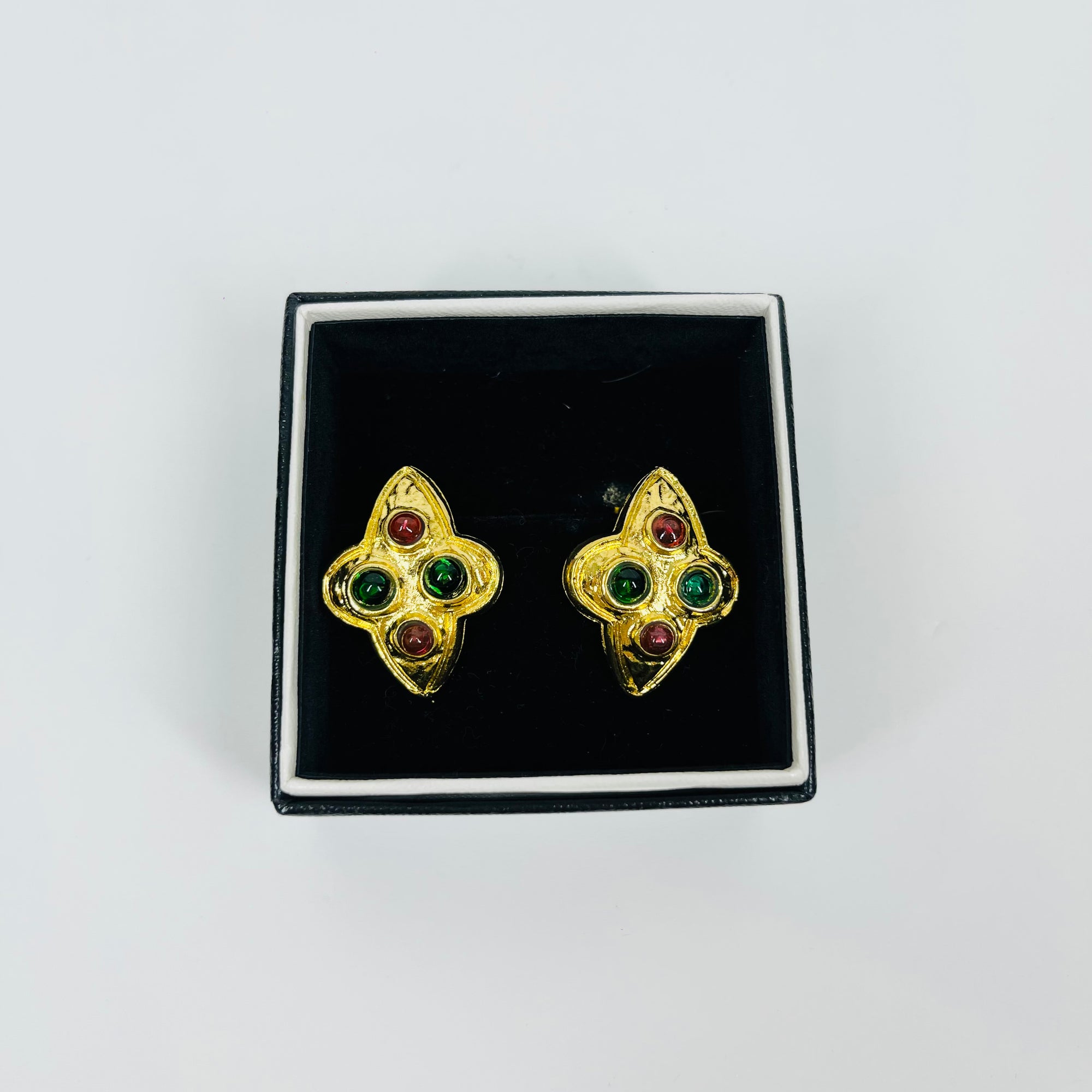 1980s CHANEL GRIPOIX RED &amp; GREEN RHOMBUS CLIP ON EARRINGS