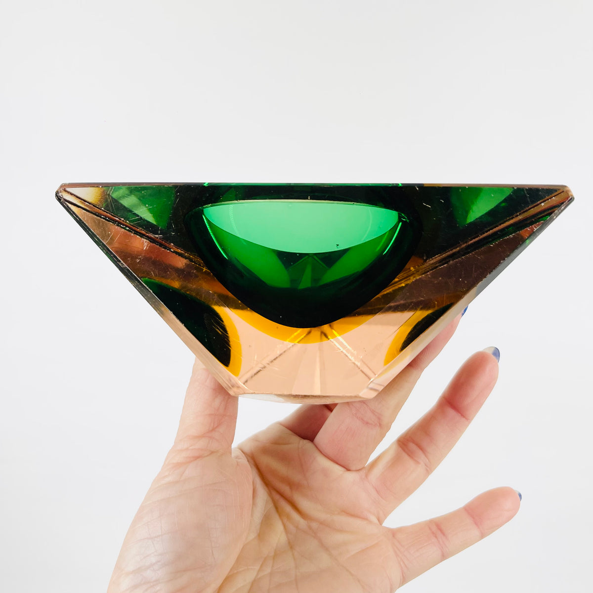 1950s MURANO MANDRUZZATO GREEN SALMON GLASS SOMMERSO FACETED TRIANGULAR GLASS BOWL