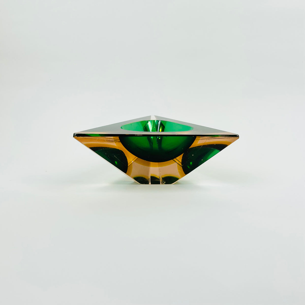 1950s MURANO MANDRUZZATO GREEN SALMON GLASS SOMMERSO FACETED TRIANGULAR GLASS BOWL