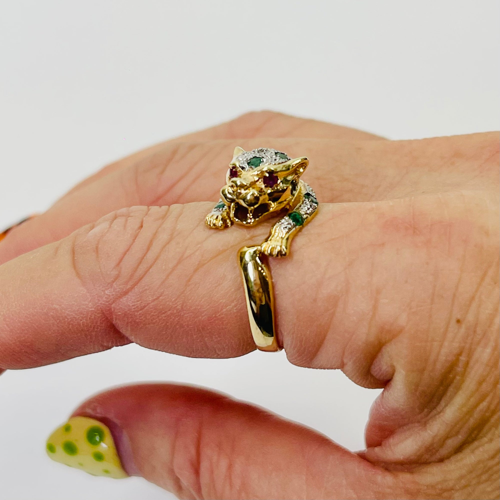 1950s 14K YELLOW GOLD DIAMOND EMERALD LEOPARD RING WITH RUBY EYES
