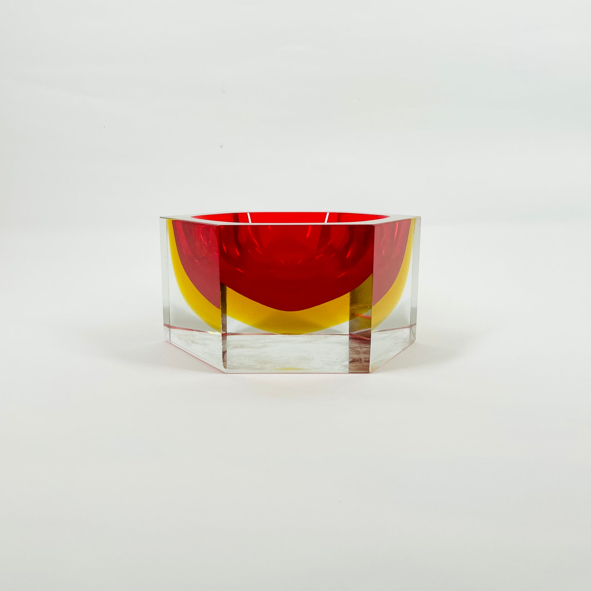1950s RED RUBY GOLD MURANO MANDRUZZATO SOMMERSO FACETED GLASS HEXAGON BOWL