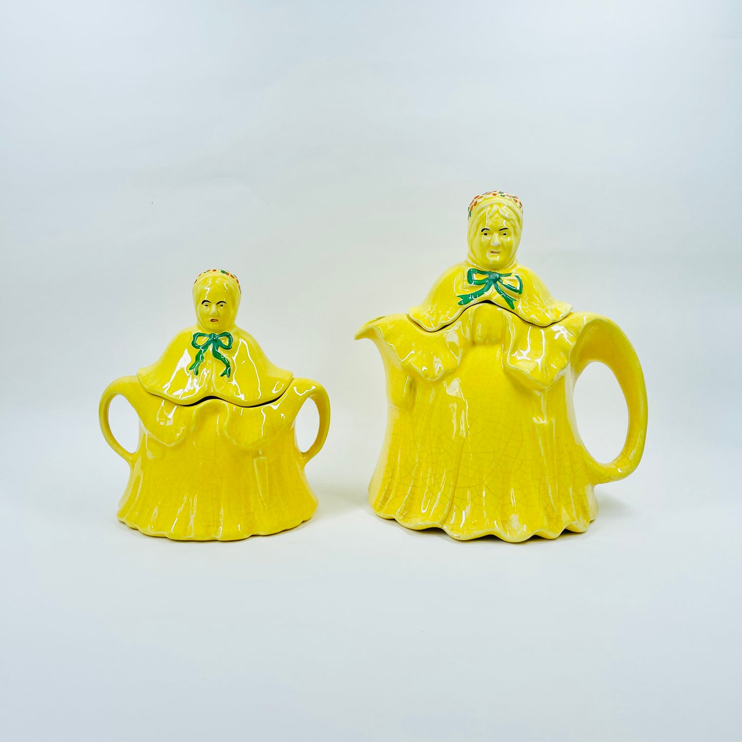 1930s HAND PAINTED ENGLISH YELLOW PORCELAIN LADY TEA POT