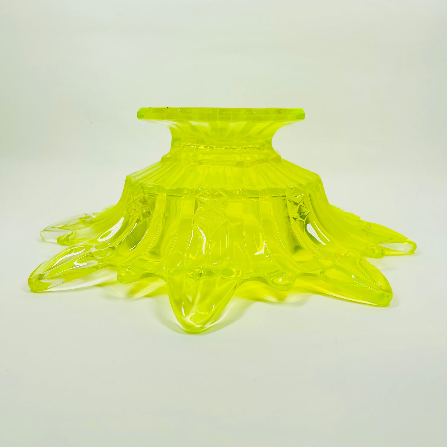 STARBURST URANIUM GLASS BOWL