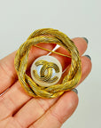 1994 CHANEL CC LOGO MARK PEARL TWIST ROPE HALO BROOCH