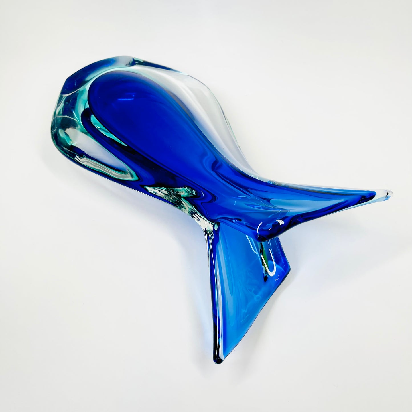 X-LARGE 1940s URANIUM MURANO BLUE SOMMERSO GLASS FISHTAIL VASE