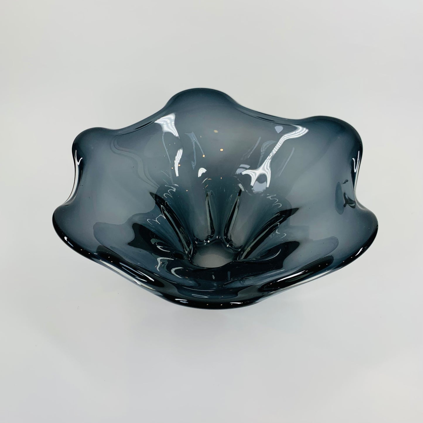 70s GREY FLOWER GLASS BOWL