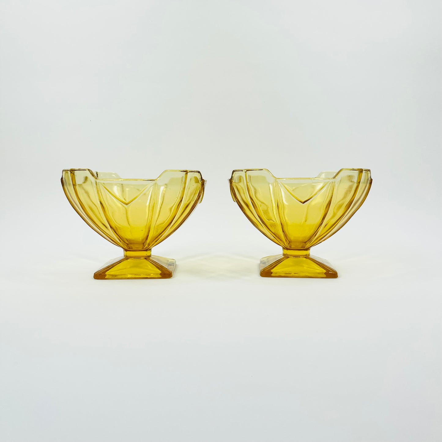 ANTIQUE ART DECO AMBER FOOTED DESSERT BOWLS