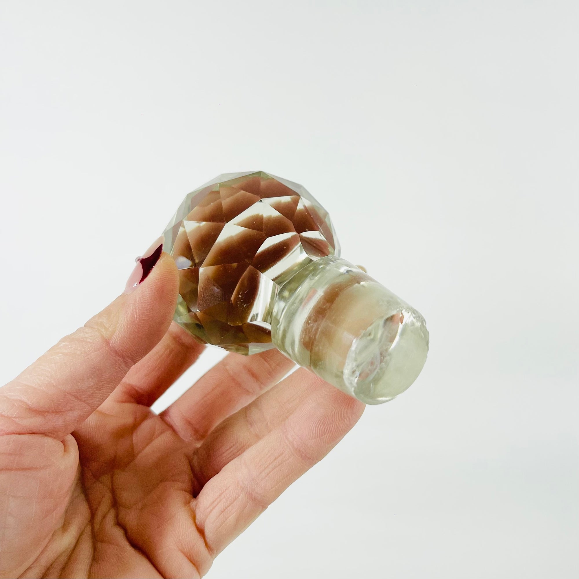 ANTIQUE DIAMOND CUT GLASS DECANTER