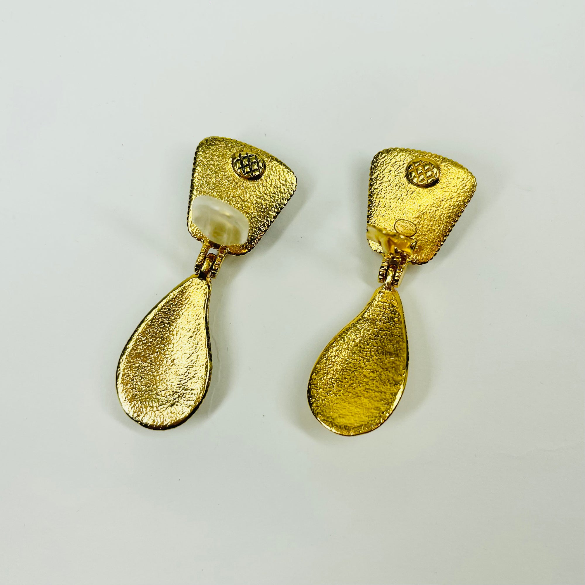1997 CHANEL GRIPOIX RED &amp; YELLOW GREEN CC LOGO DROP CLIP ON EARRINGS