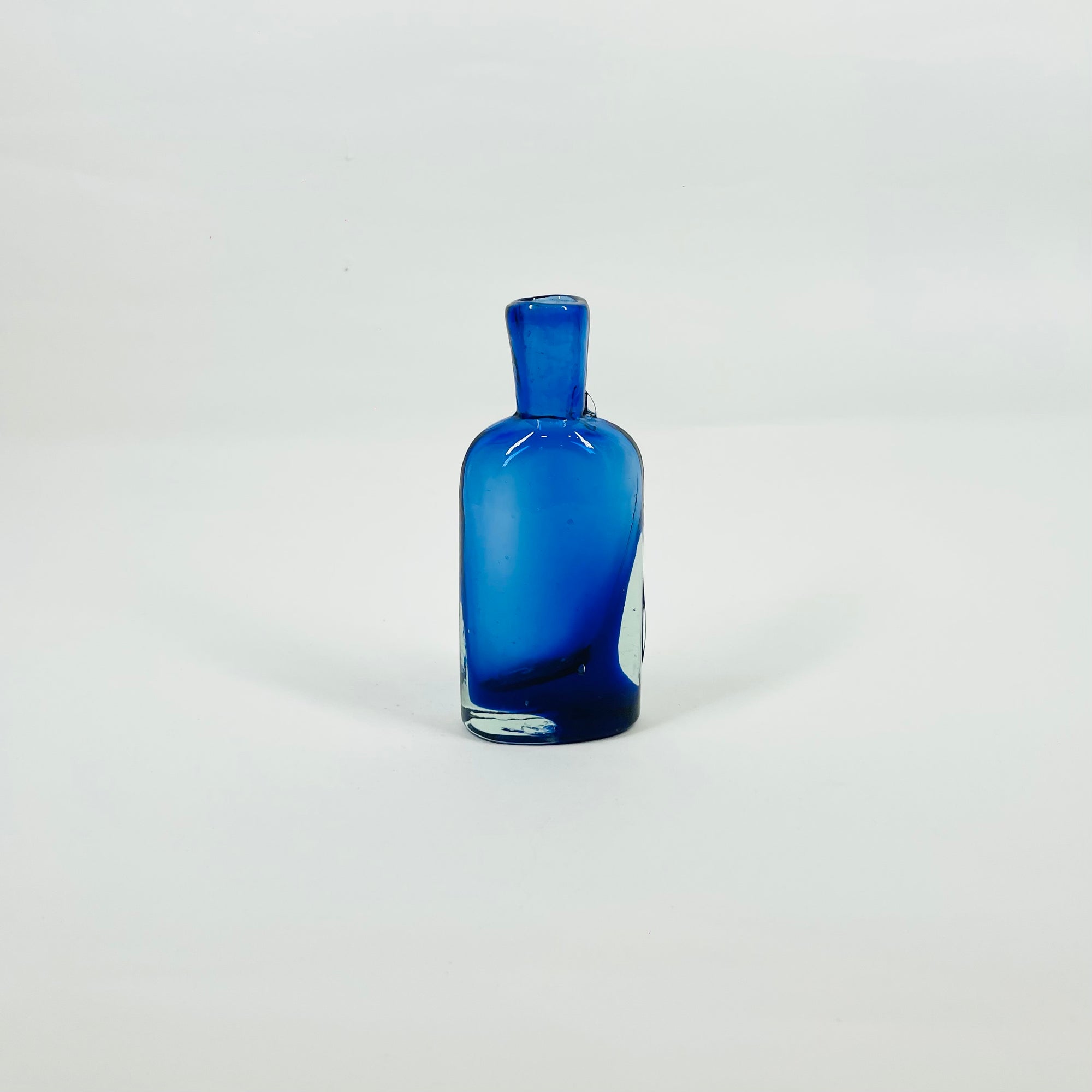 1980s MOUTH BLOWN AUSTRALIAN STUDIO COBALT BLUE GLASS MINI BOTTLE VASE