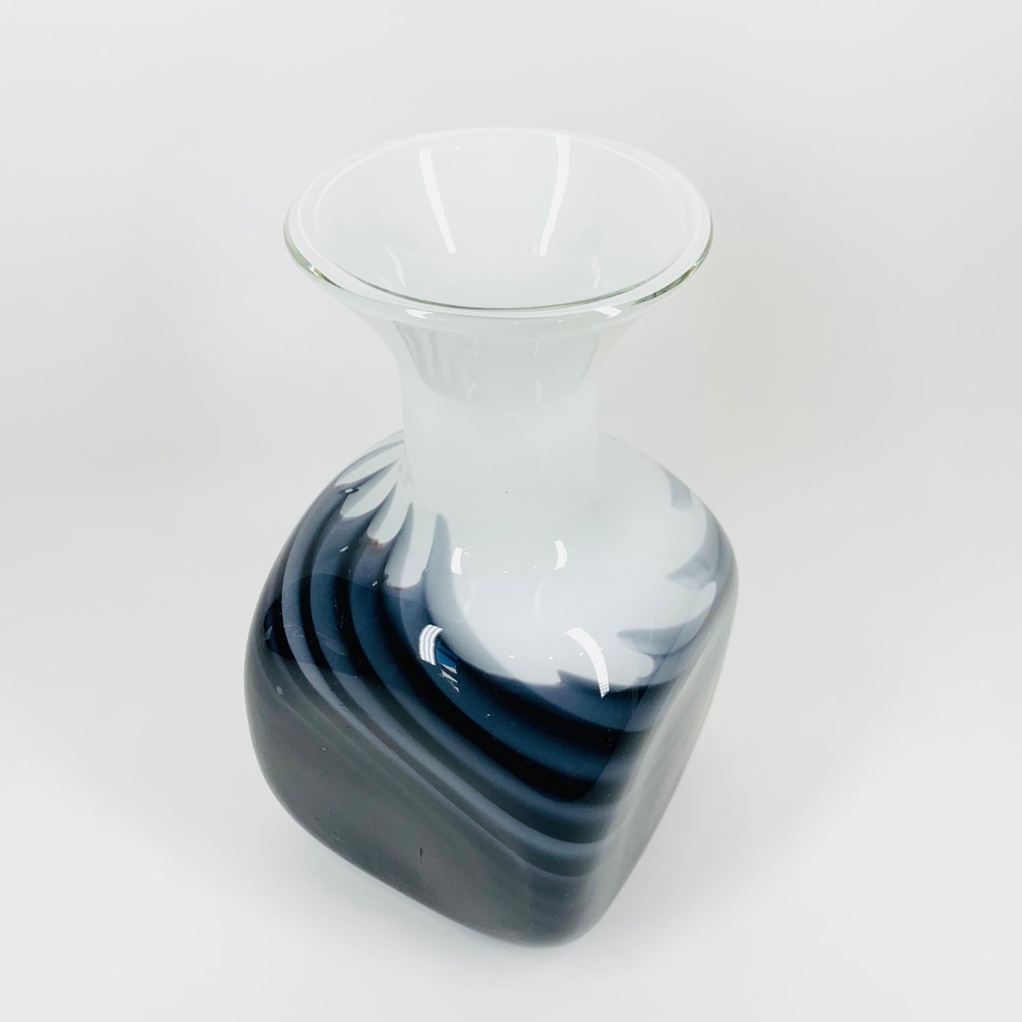 1960s ITALIAN EMPOLI CASED WHITE GLASS VASE WITH BLACK SWIRLS