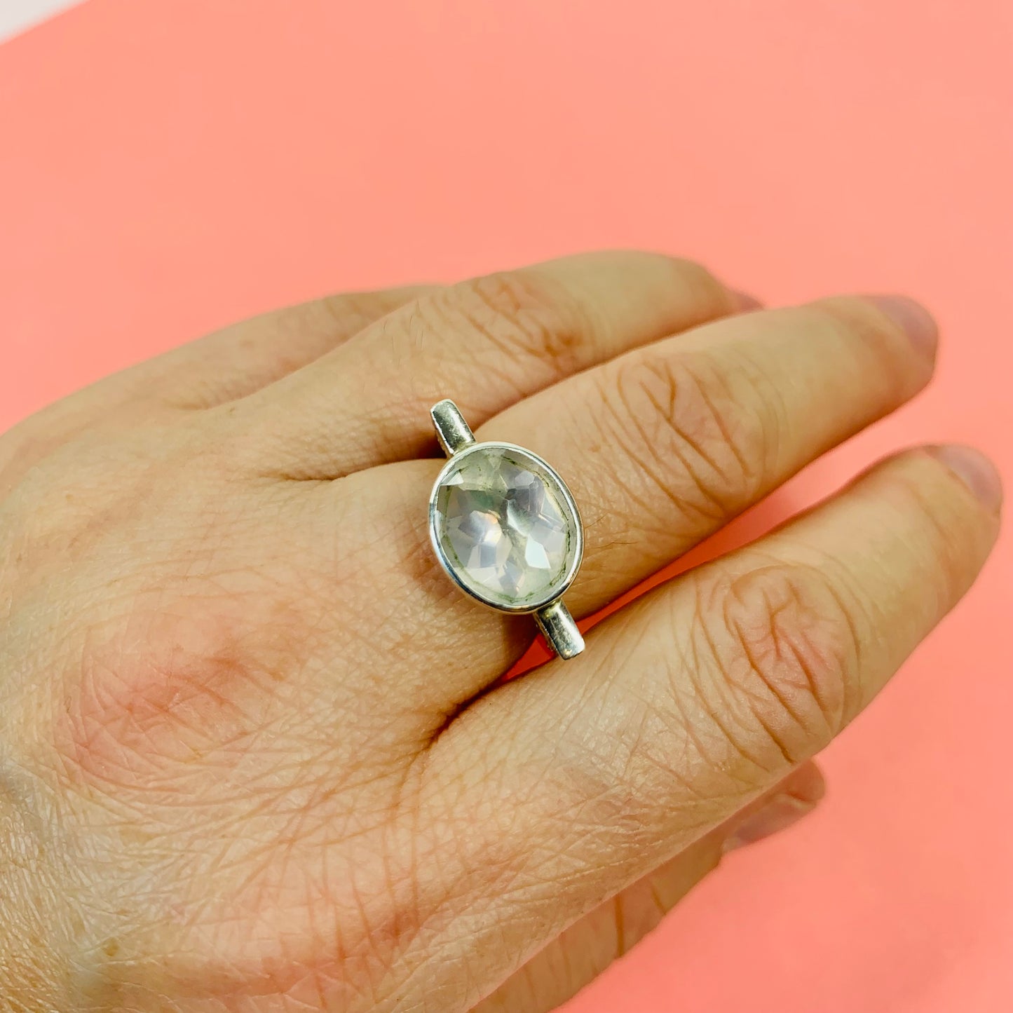 60s MODERNIST SILVER RING WITH BEZEL MOONSTONE