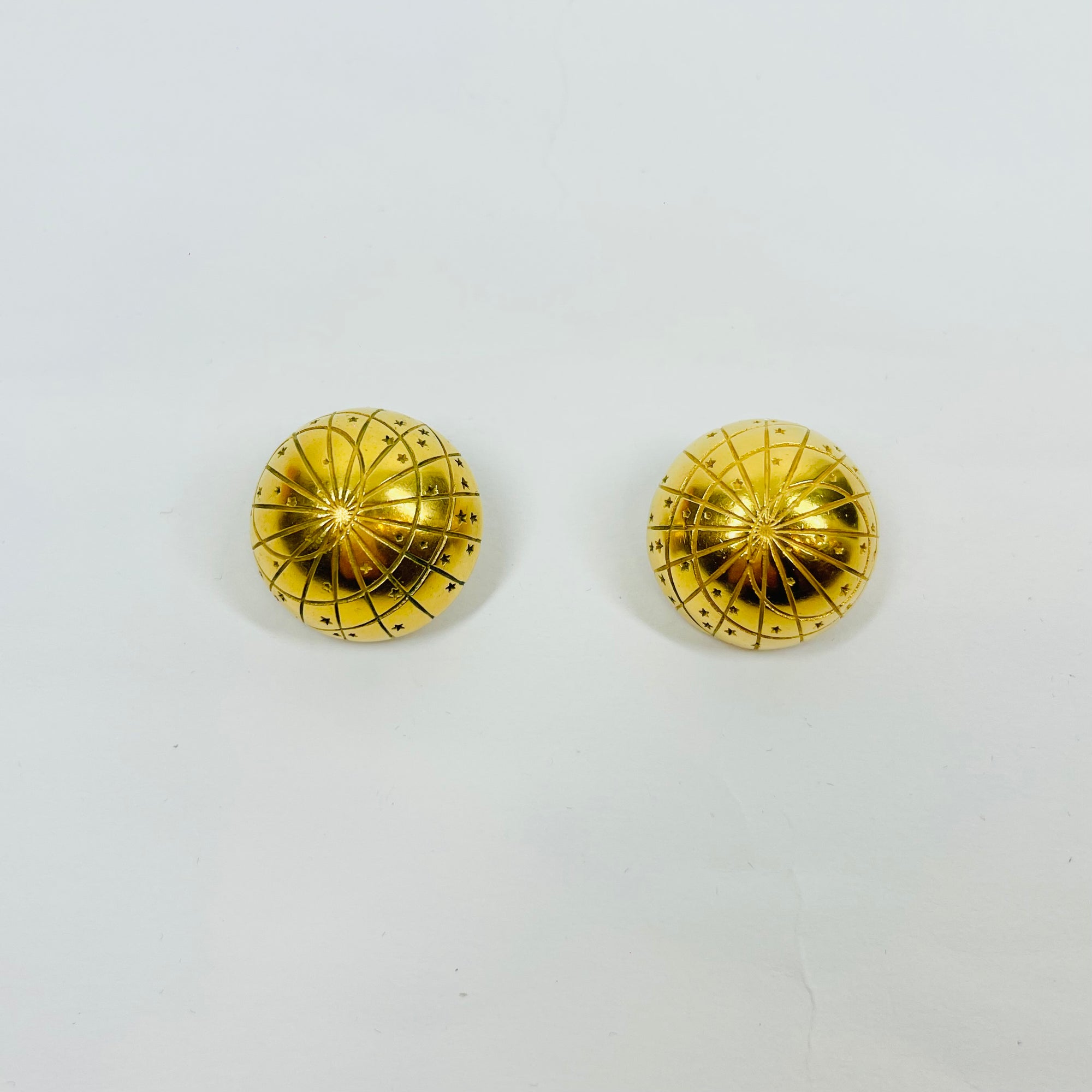 1980s HERMES ETCHED ATLAS BUTTON CLIP ON EARRINGS