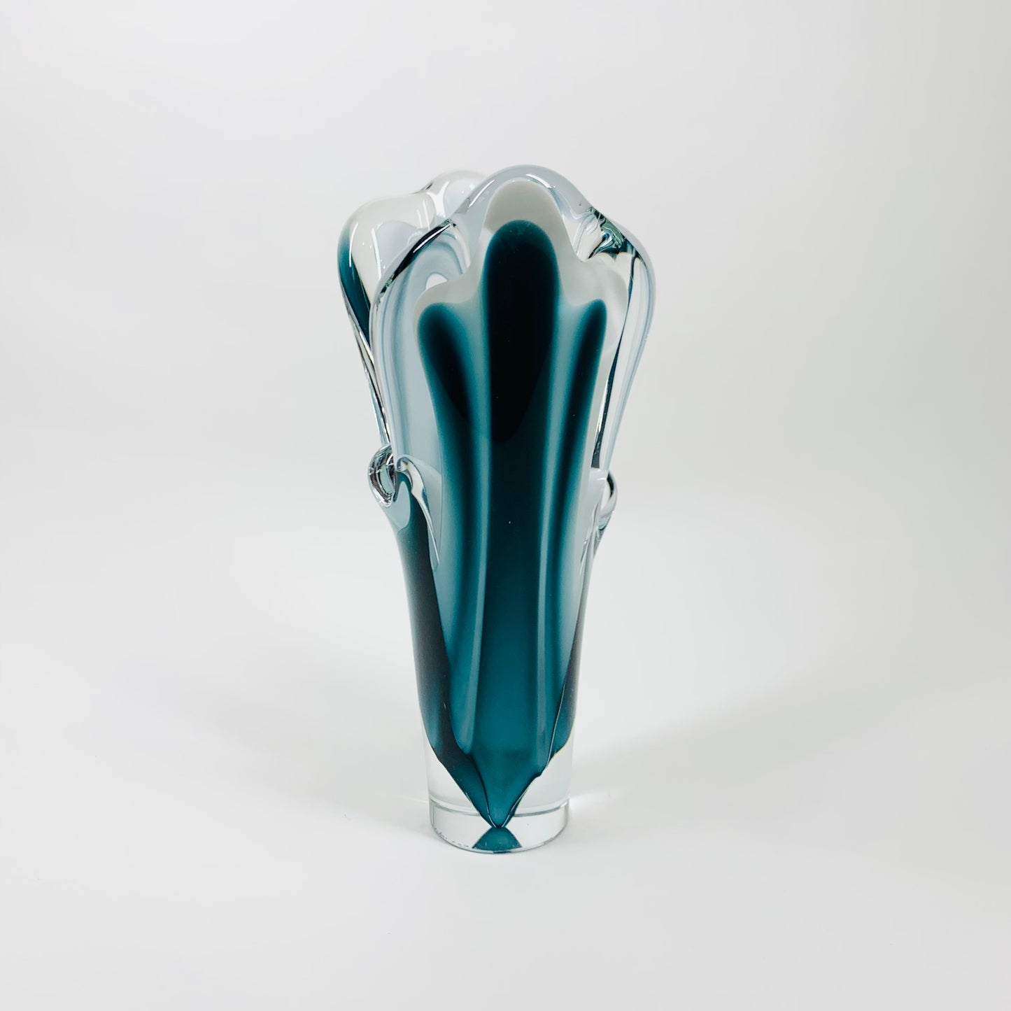 PAUL KEDELV COQUILLE SCULPTURAL GLASS VASE