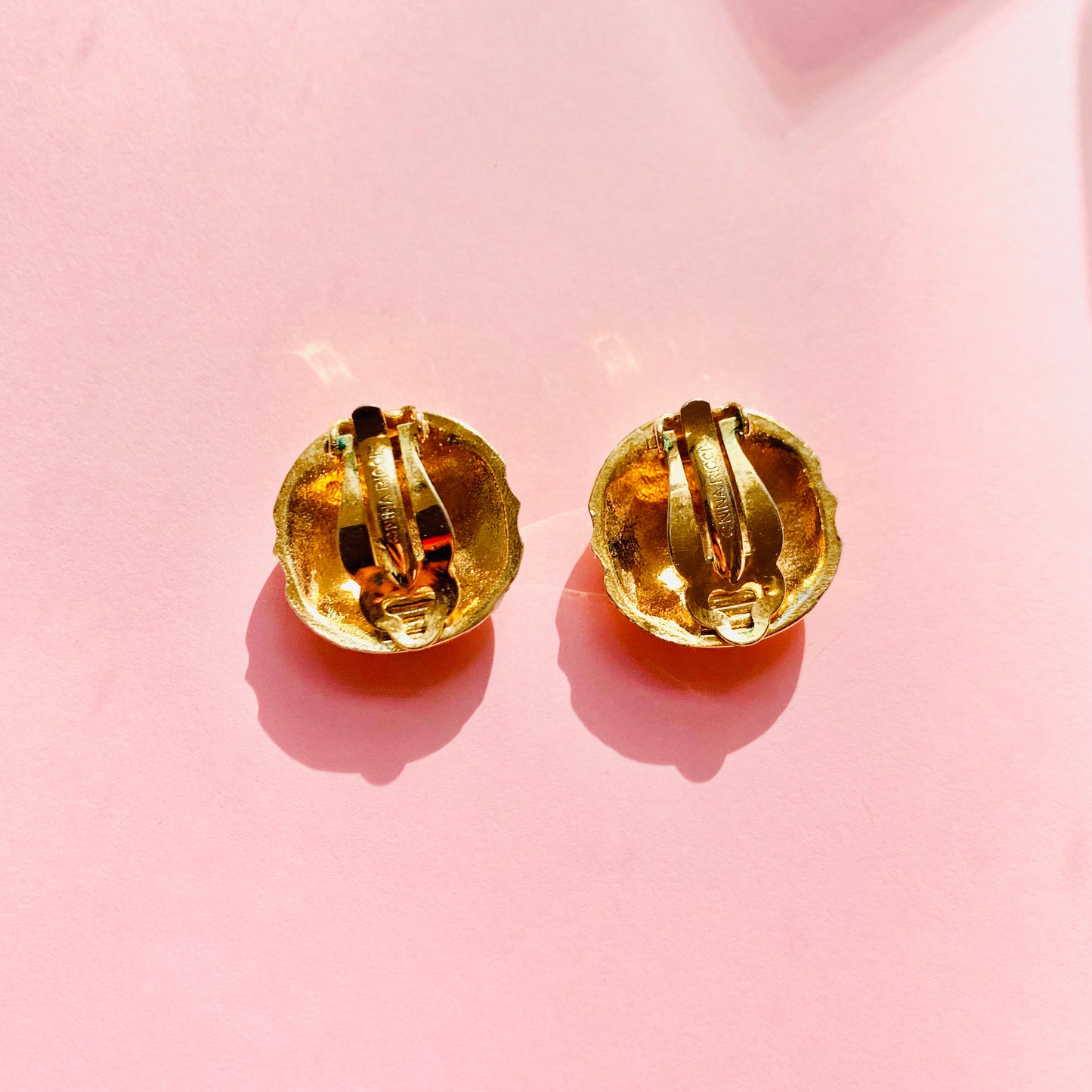Rare 1980s Nina Ricci triple gold plated square clip on earrings