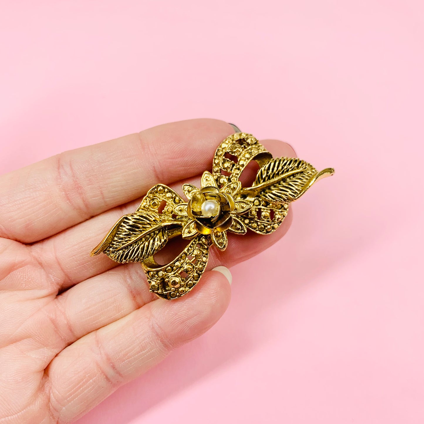 1960s Avon triple plated gold pearl bouquet bow brooch