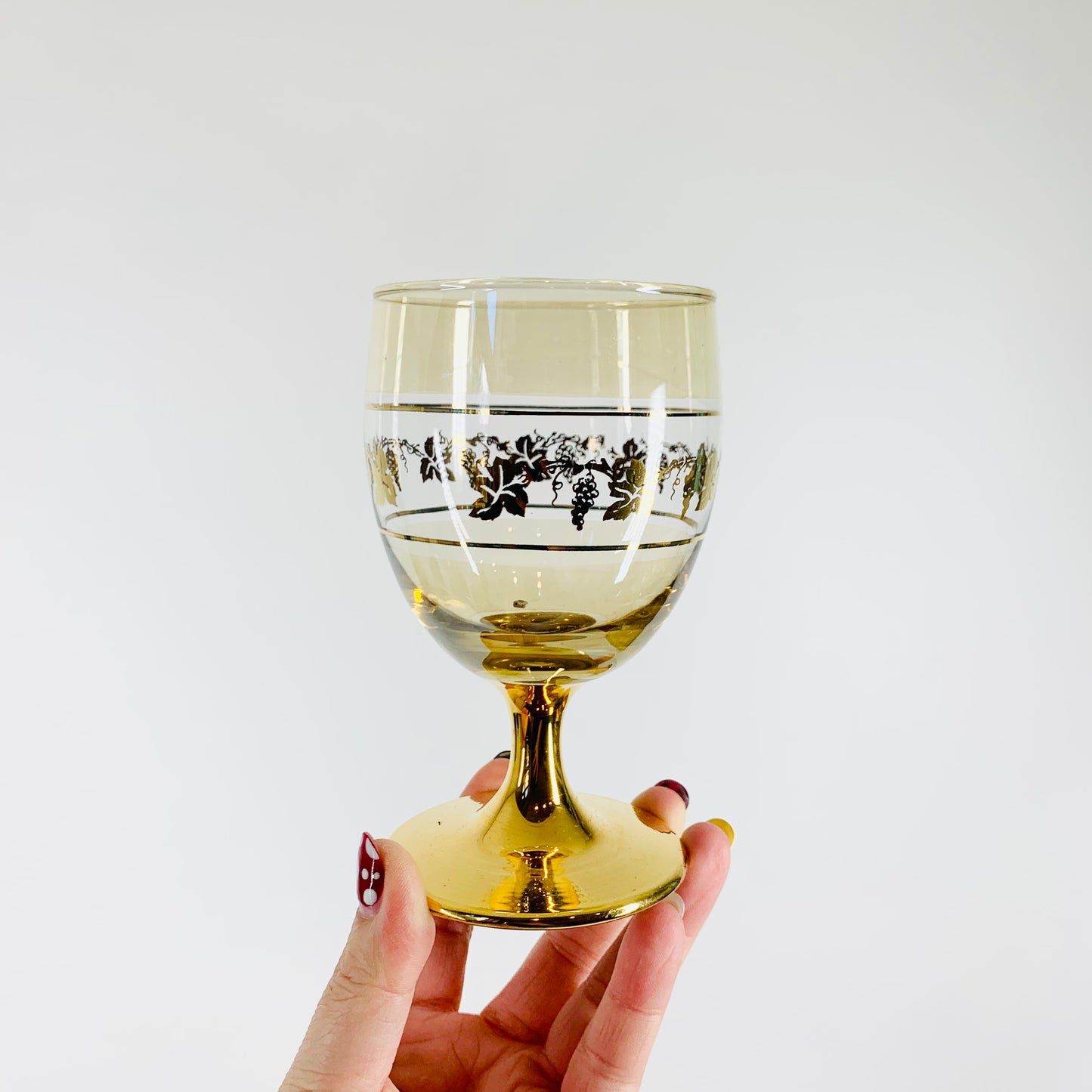 Rare 1940s harlequin gold gilded short stem wine glasses