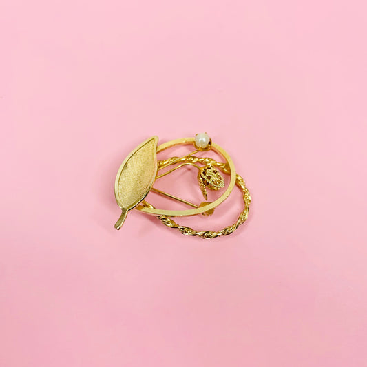 1960s costume flower pearl brooch