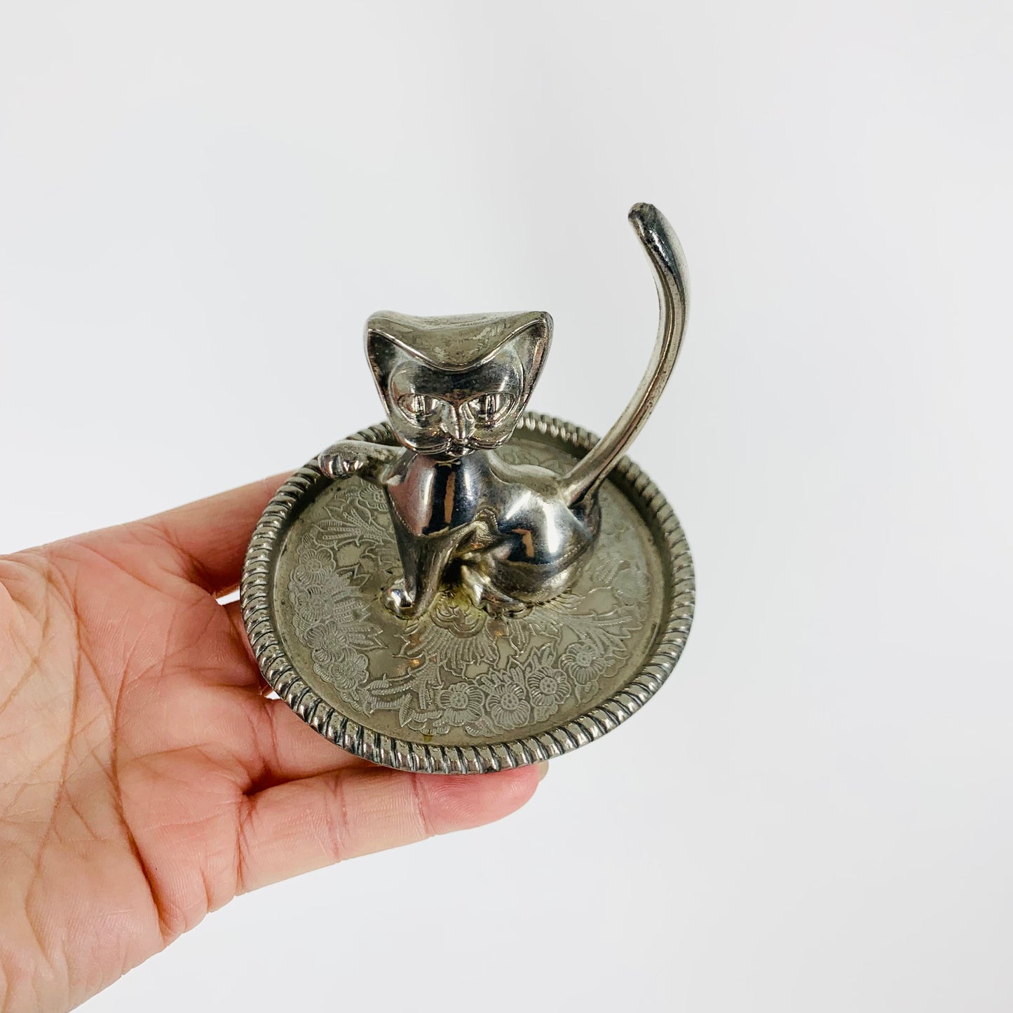 Vintage silver plated dressing table cat ring stacker/pin dish