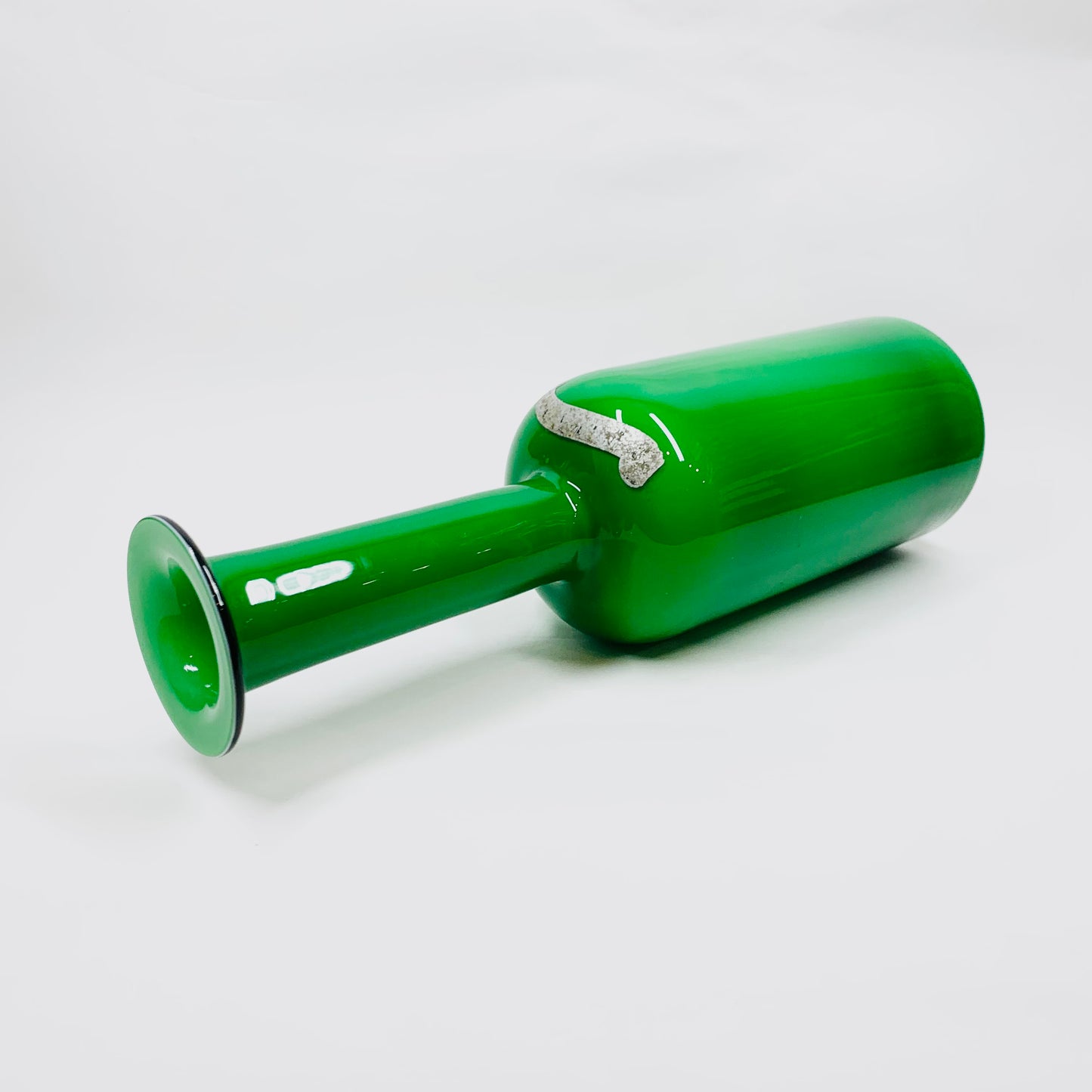 GREEN GLASS GULVASE