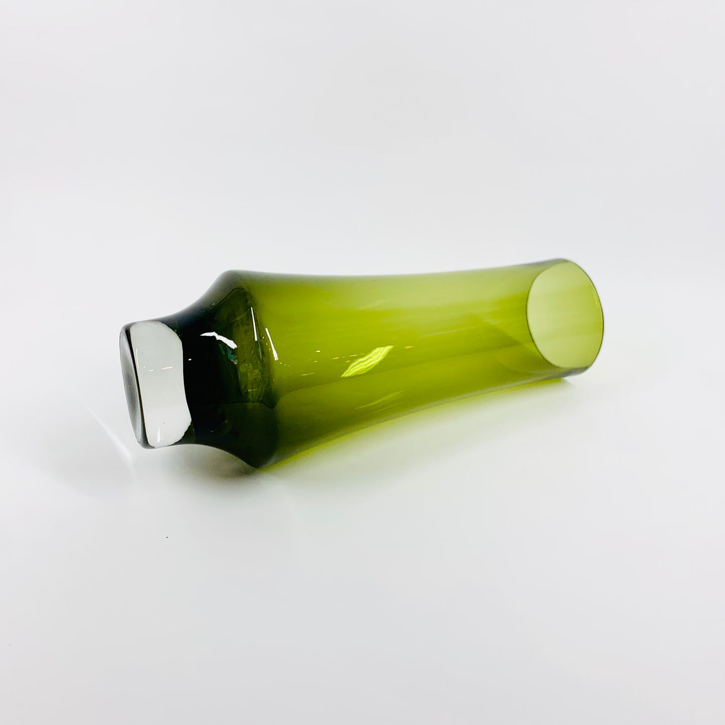 Rare Space Age Riihimaki green glass vase by Tamara Aladin