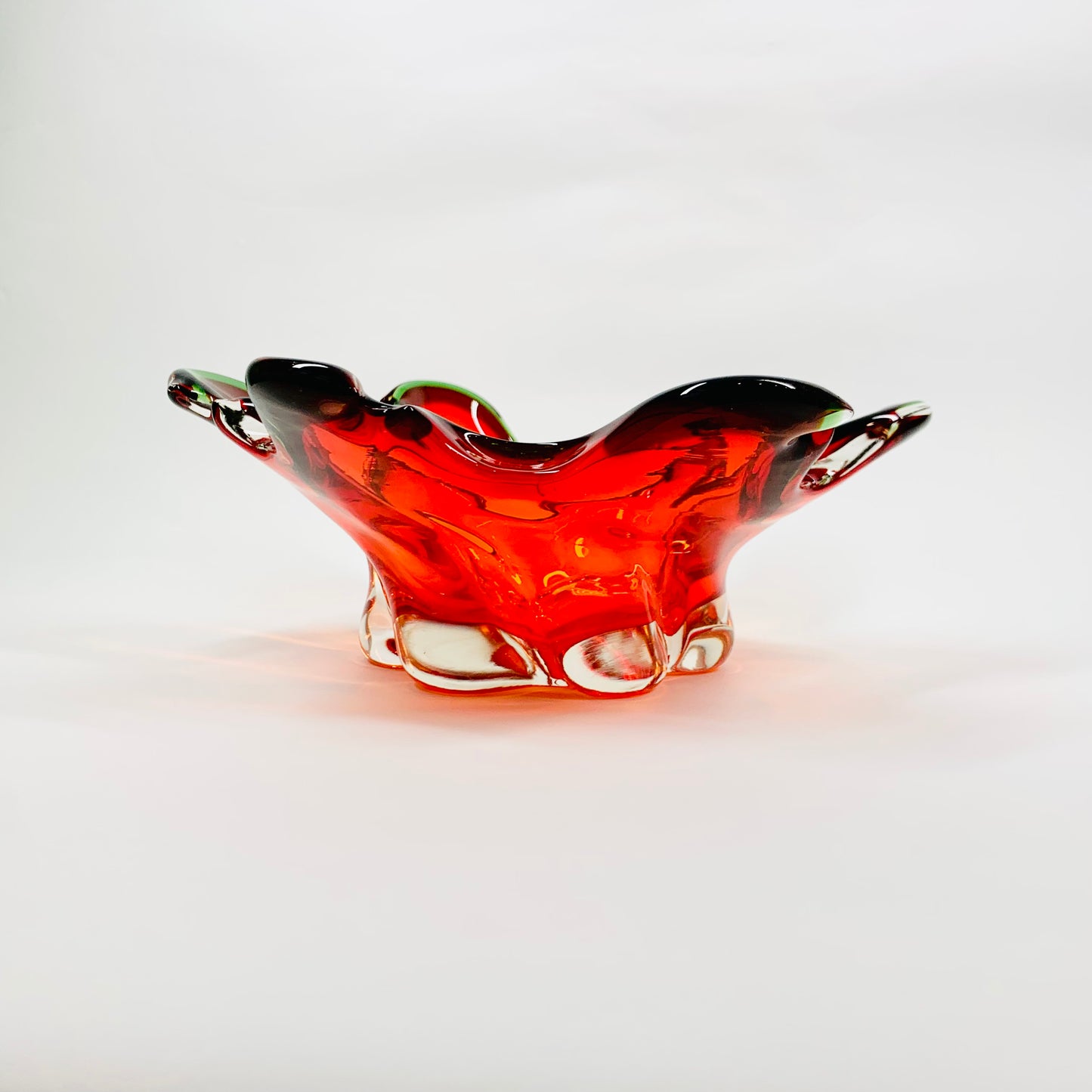 Large MCM Japanese red ombré glass green pinched cut rim bowl
