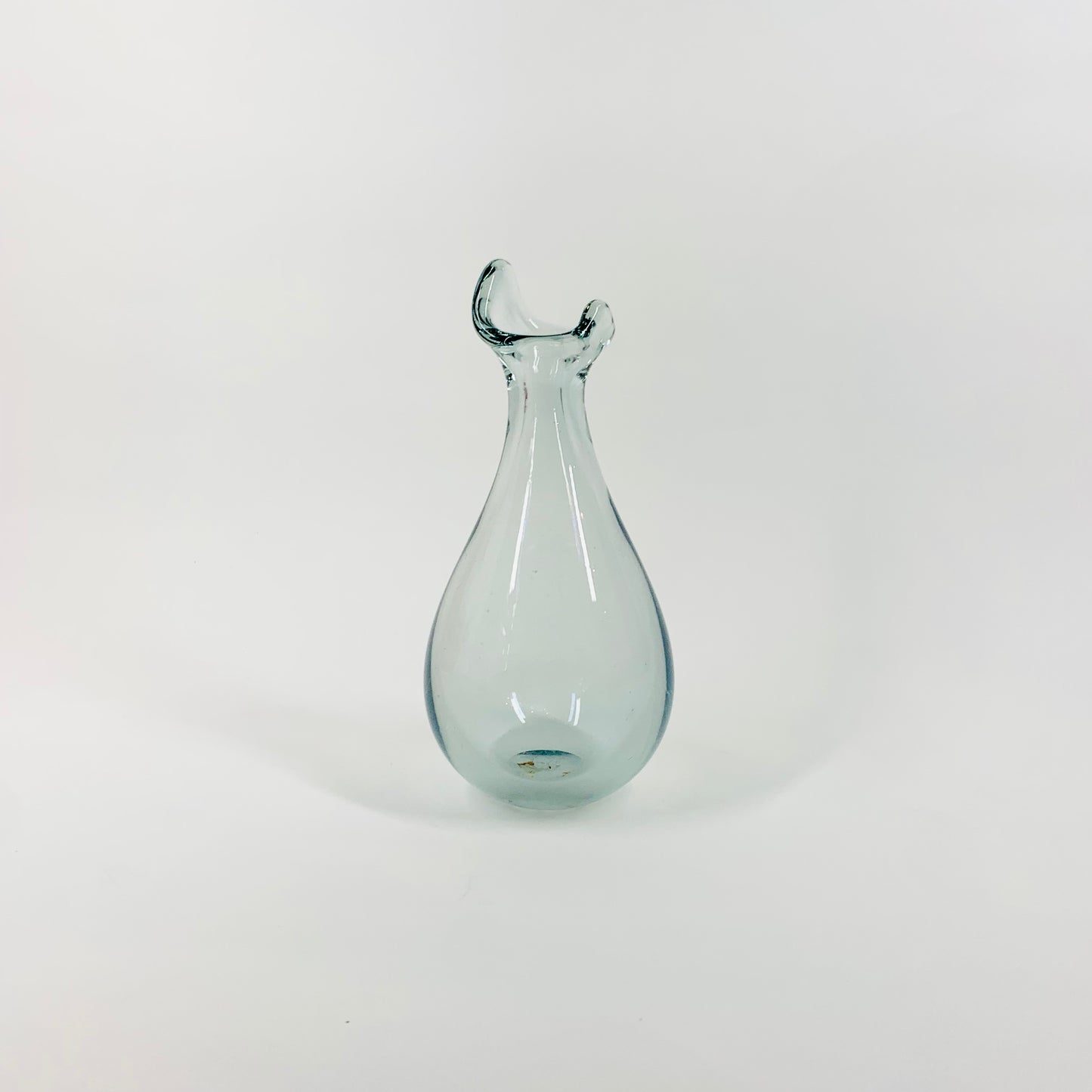 Rare 1960s Holmegaard small pinched bill glass vase by Per Lutken