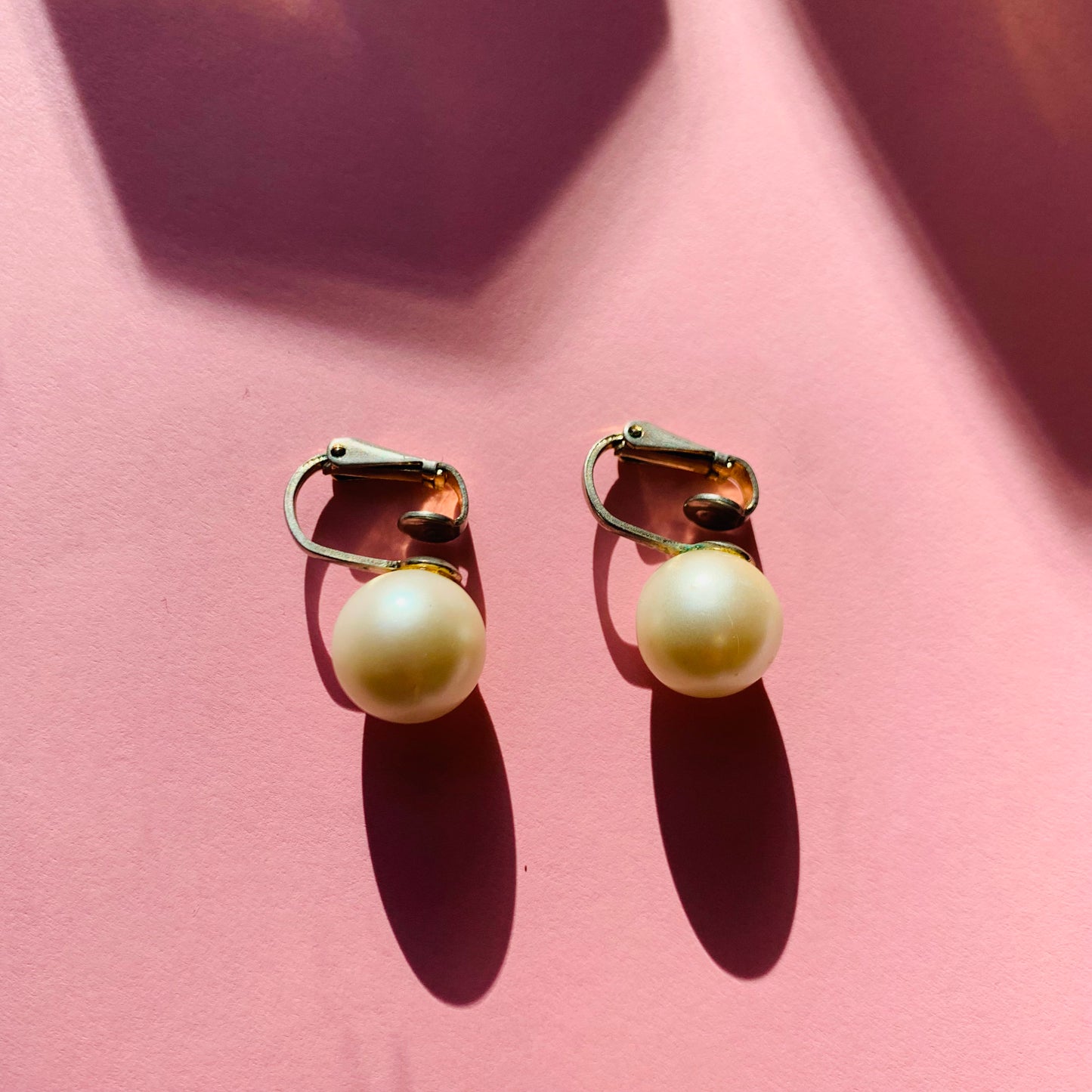 1960s pearl clip on earrings
