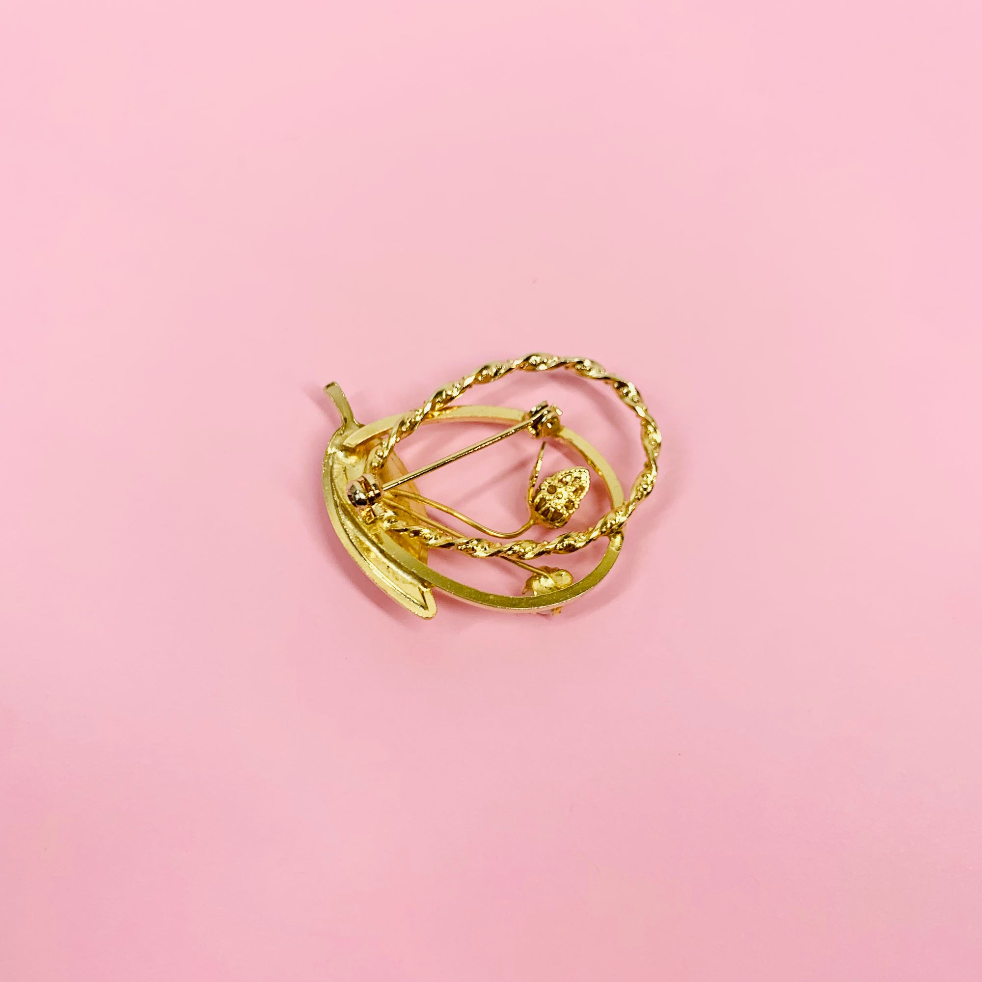 1960s costume flower pearl brooch