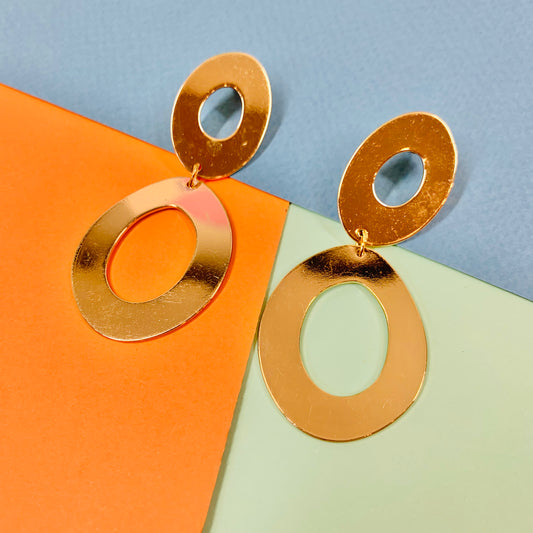 1970s costume figure 8 drop earrings