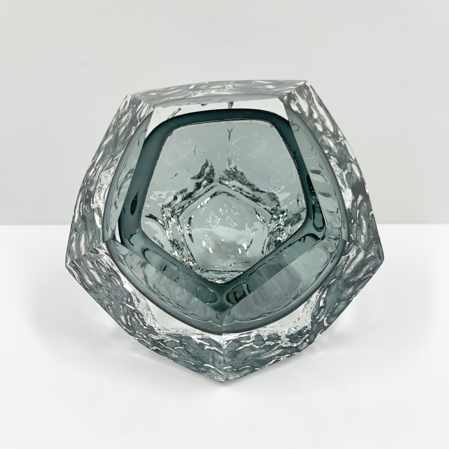 Extremely rare MCM textured grey Murano Sommerso faceted glass ashtray/bowl with textured base by Mandruzatto